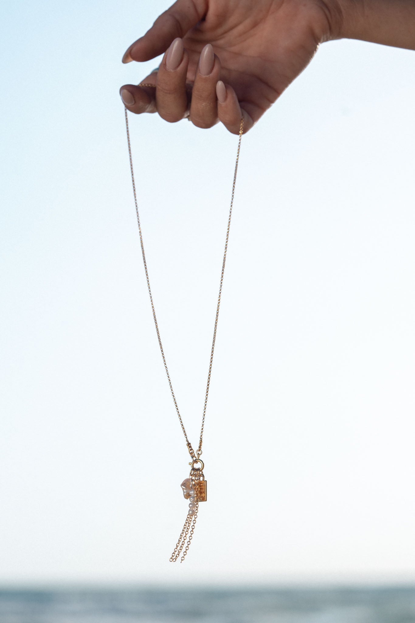 Arena Necklace | White